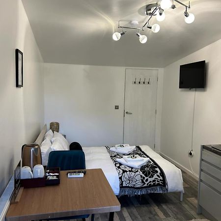Ana Guest House Hookwood Bagian luar foto